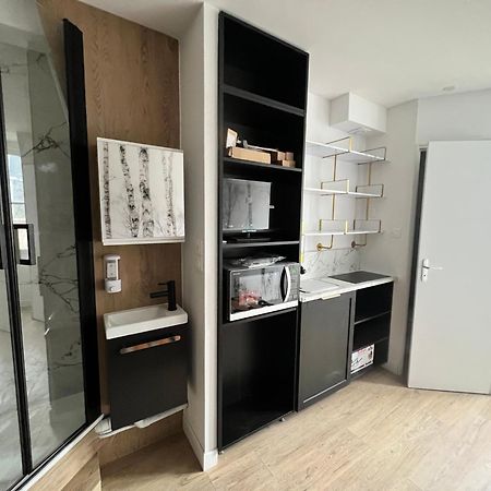 Batignolles, Montmartre Chambre 12M2 , Metro 13 Et 14 París Exterior foto