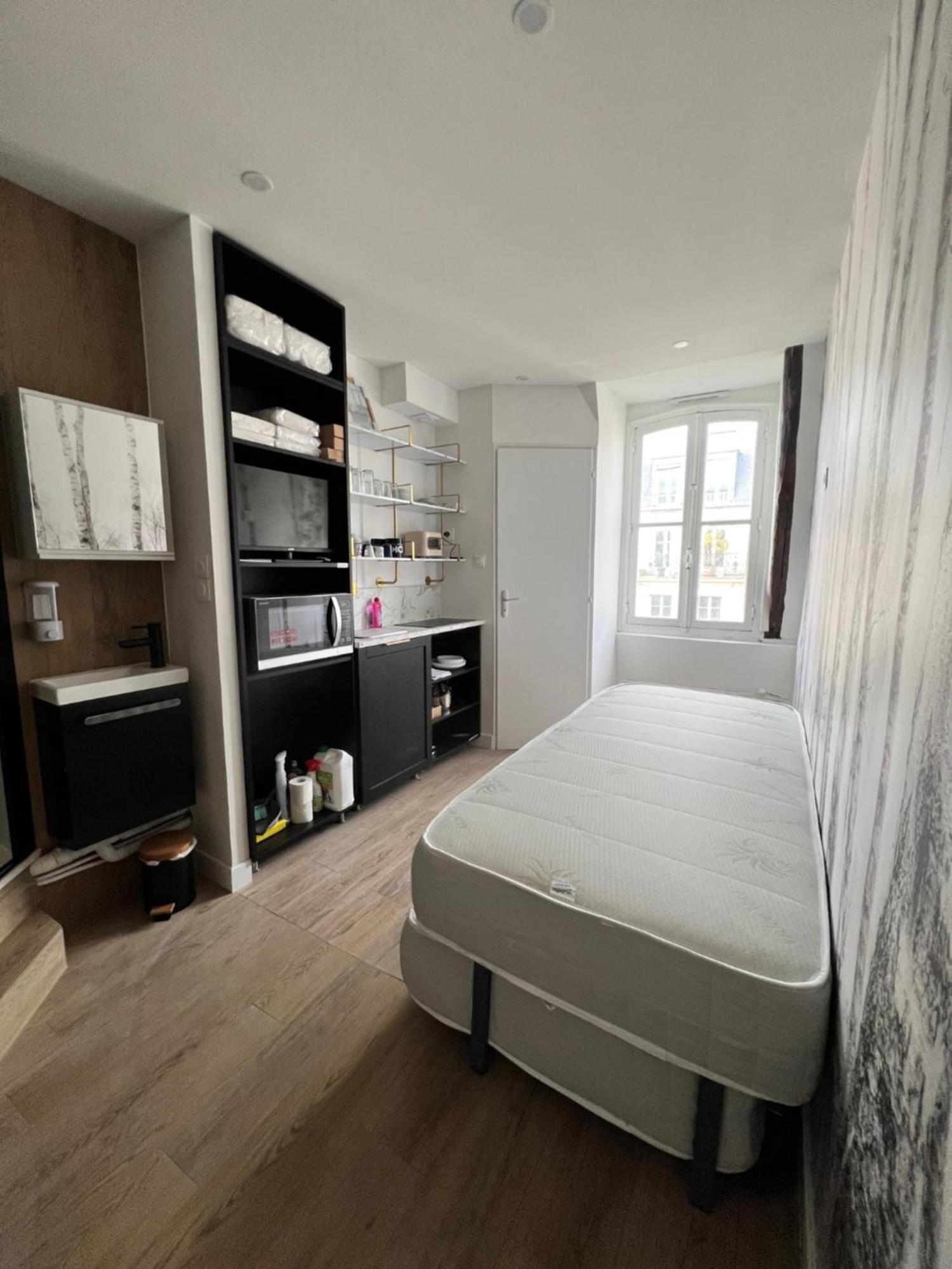 Batignolles, Montmartre Chambre 12M2 , Metro 13 Et 14 París Exterior foto