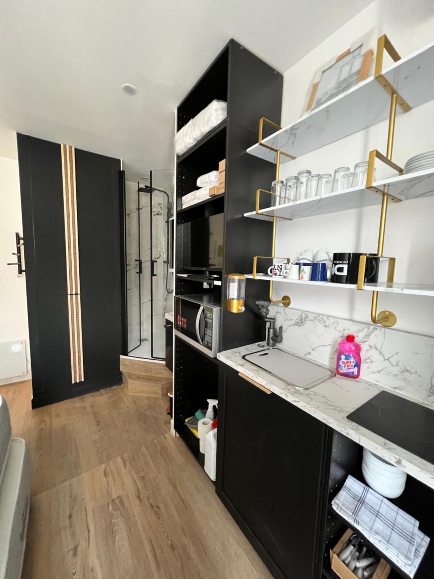 Batignolles, Montmartre Chambre 12M2 , Metro 13 Et 14 París Exterior foto