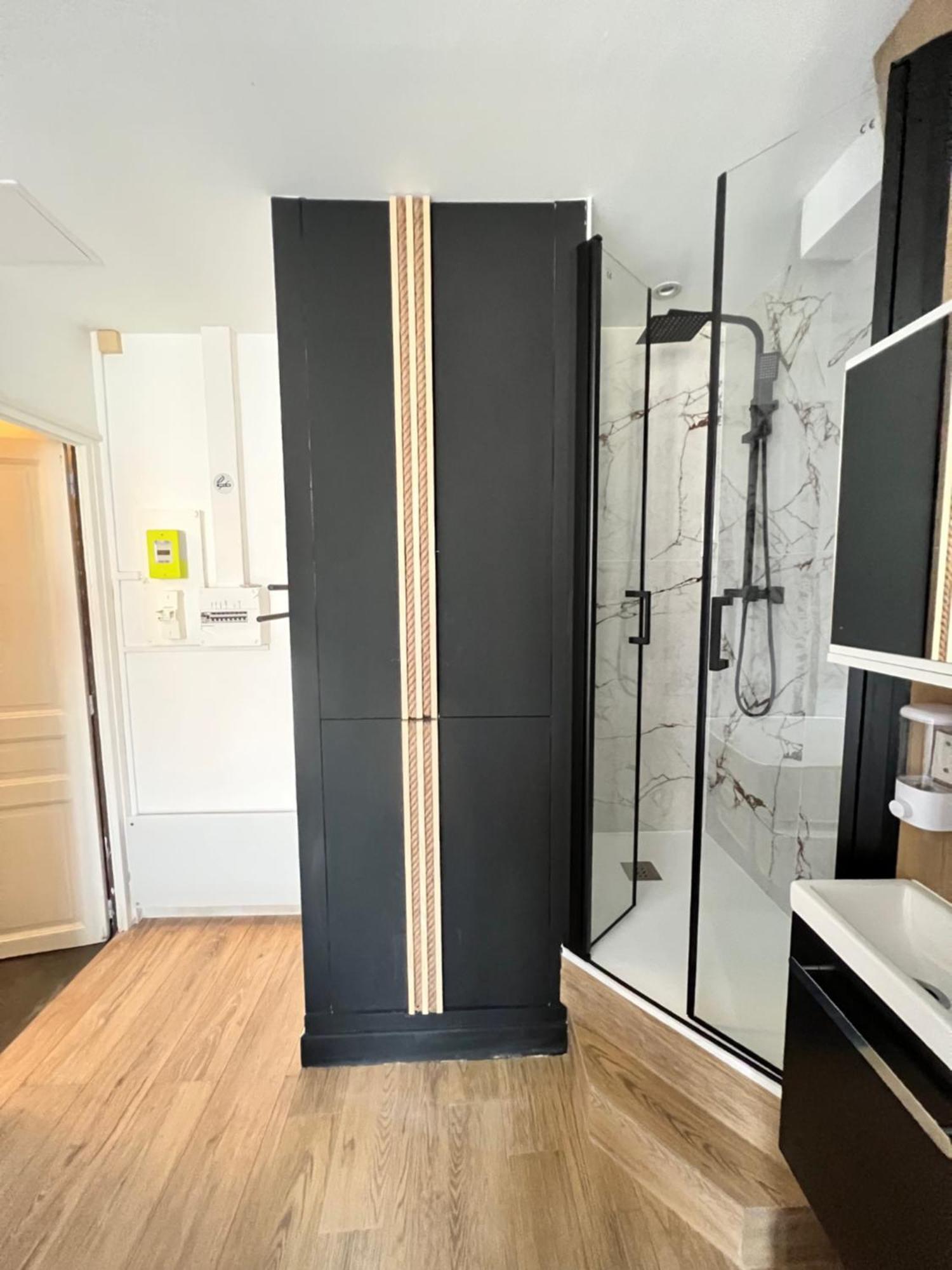 Batignolles, Montmartre Chambre 12M2 , Metro 13 Et 14 París Exterior foto
