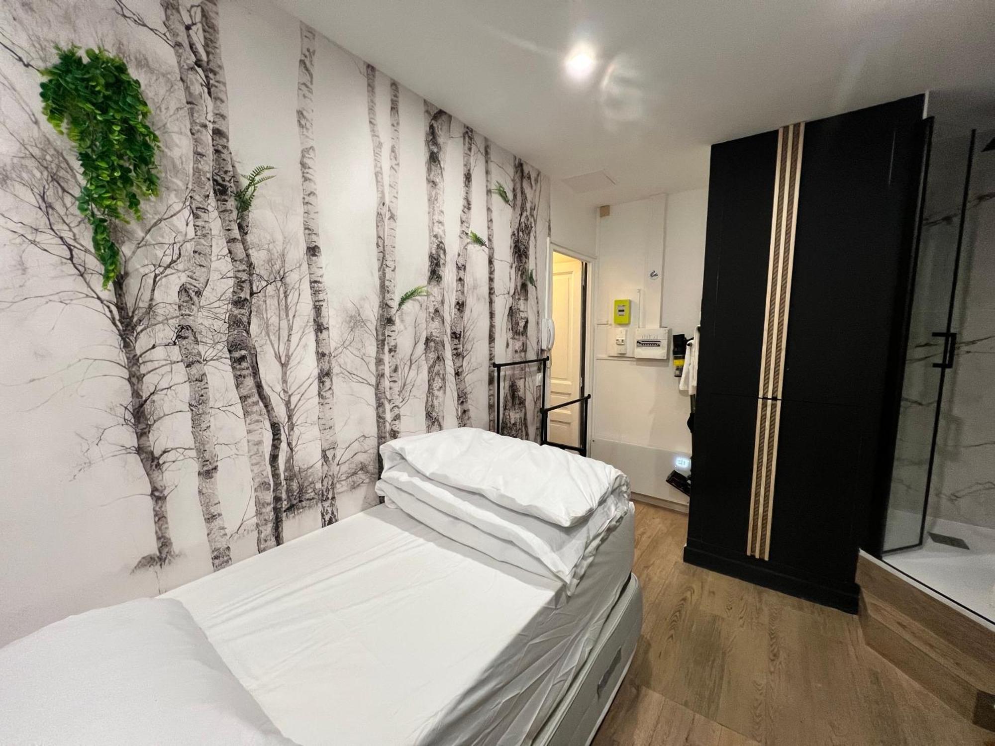 Batignolles, Montmartre Chambre 12M2 , Metro 13 Et 14 París Exterior foto